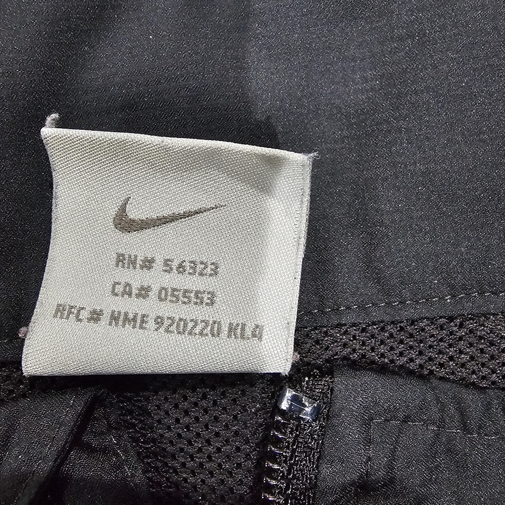 Nike Black Windbreaker with Lightweight Design and Stand-Up Collar size L - Picture 8 of 11